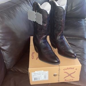 Never Worn Women’s Western (R Toe) Burgundy 12” Cowboy Boots. Women’s Size 11